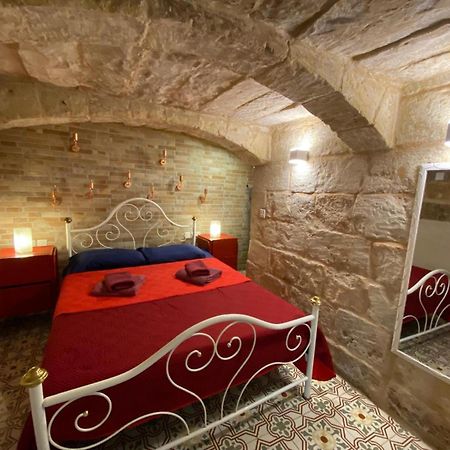 Malta'S Naughtiest Cabaret Appartement Il-Furjana Buitenkant foto