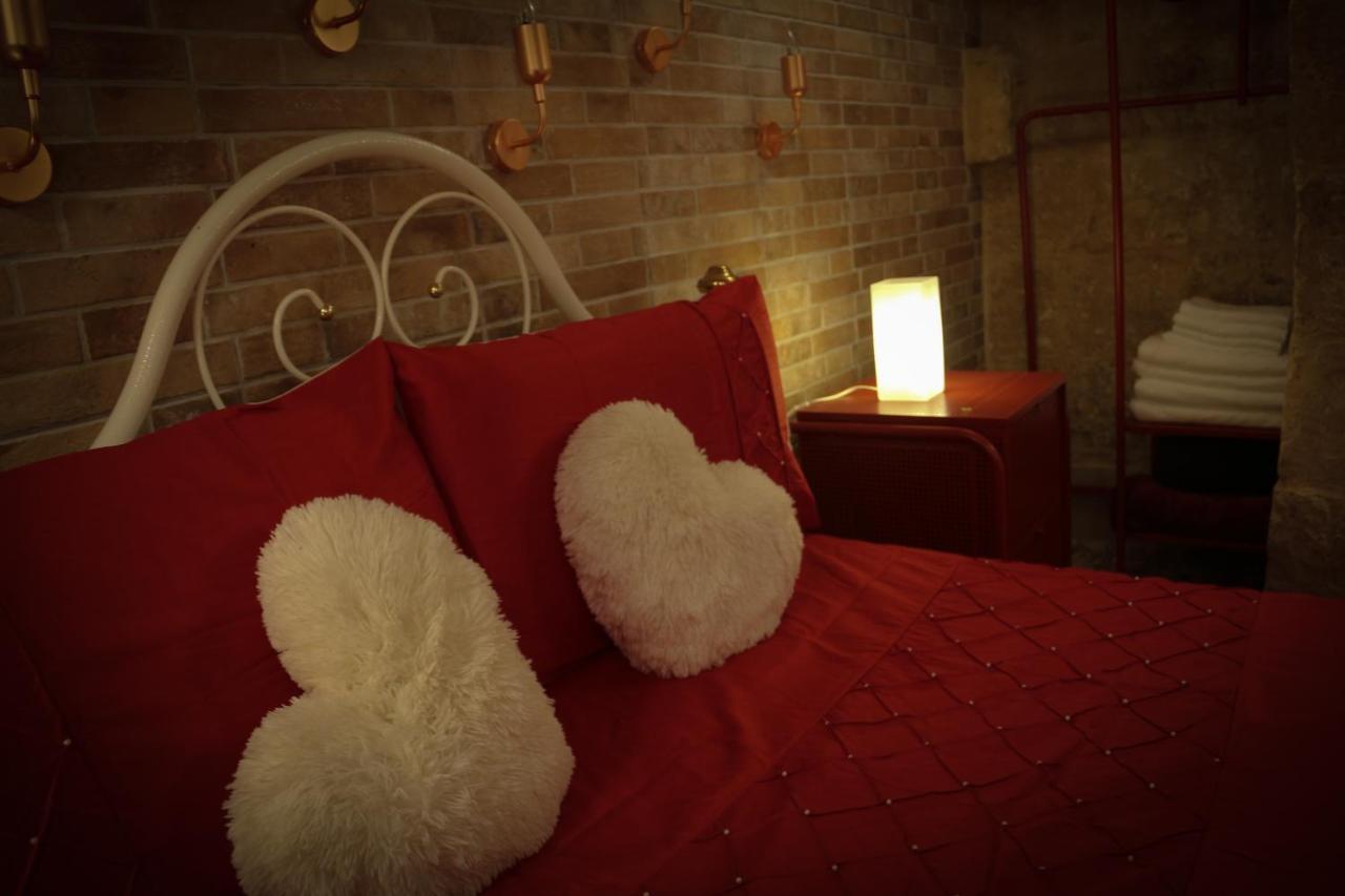 Malta'S Naughtiest Cabaret Appartement Il-Furjana Buitenkant foto