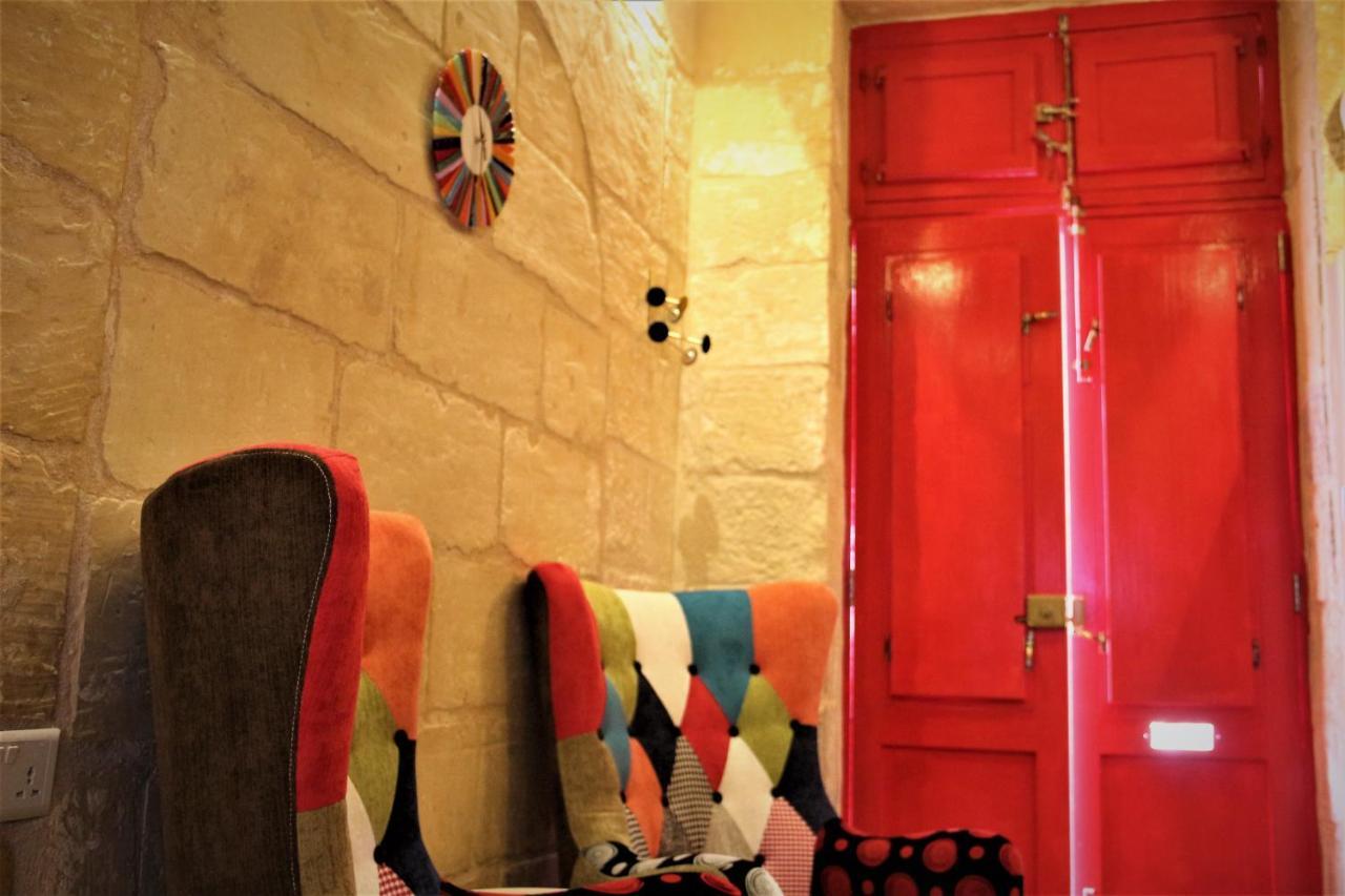Malta'S Naughtiest Cabaret Appartement Il-Furjana Buitenkant foto