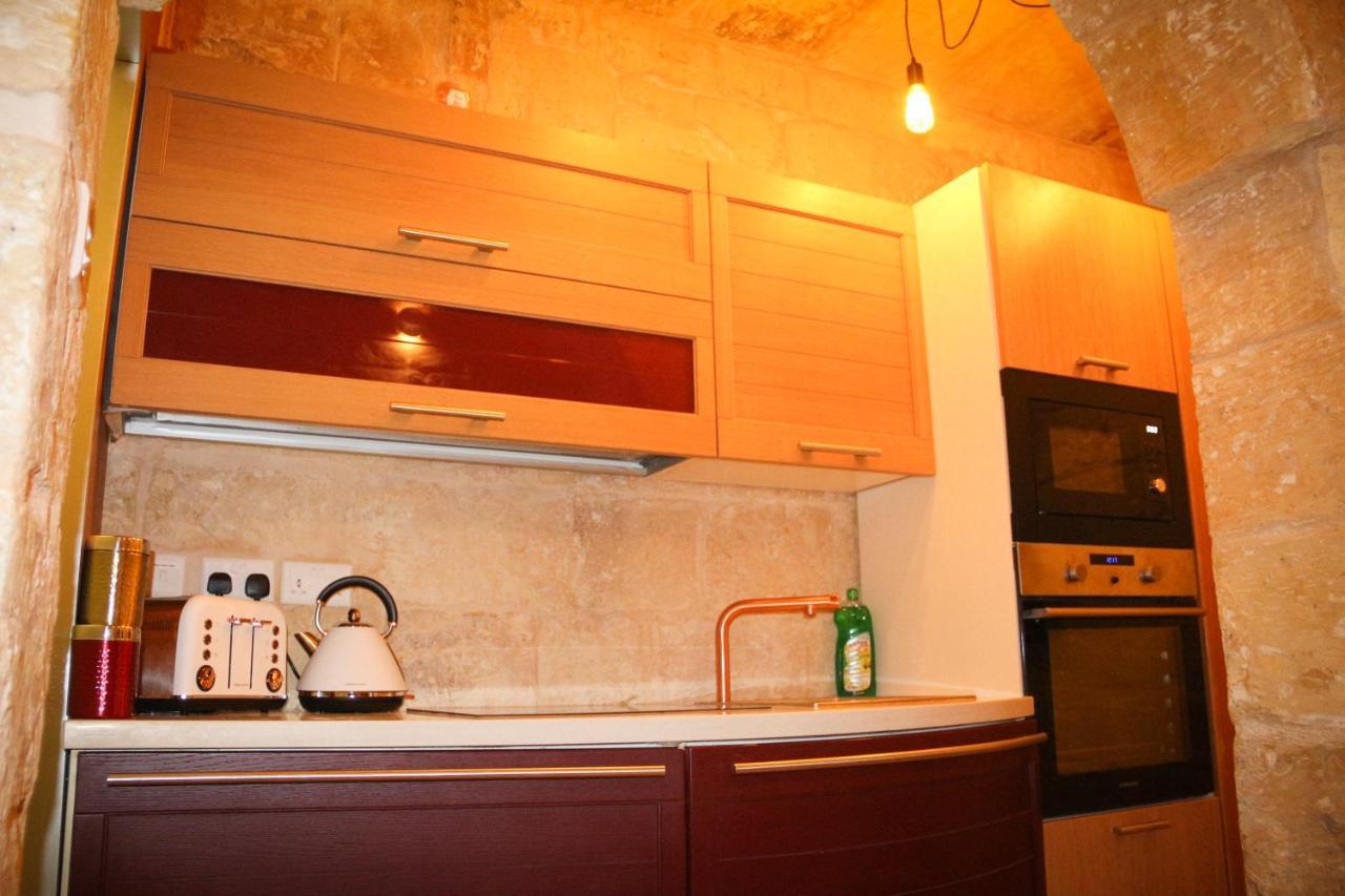 Malta'S Naughtiest Cabaret Appartement Il-Furjana Buitenkant foto
