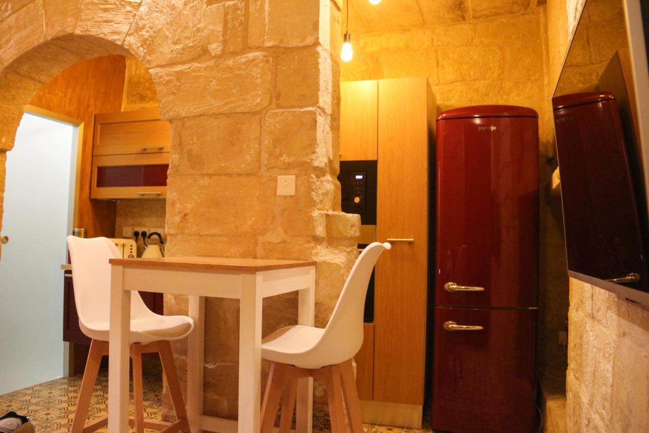Malta'S Naughtiest Cabaret Appartement Il-Furjana Buitenkant foto