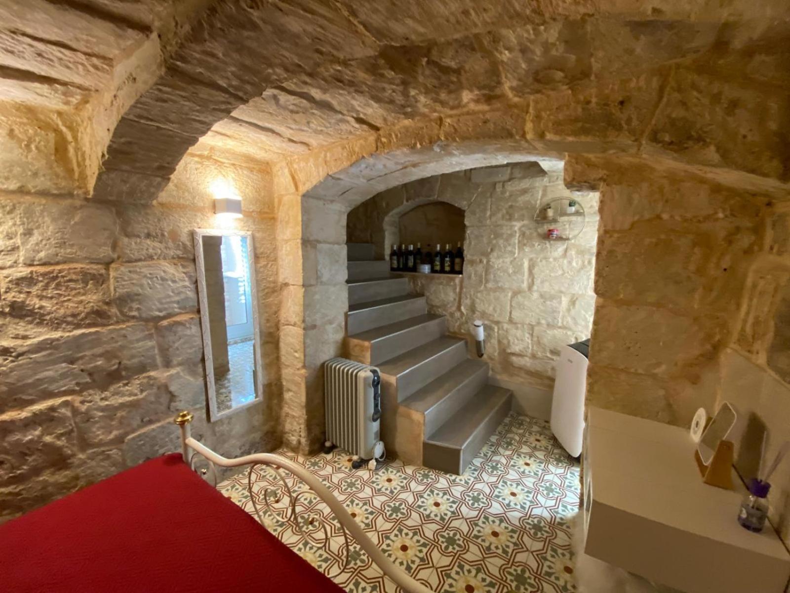 Malta'S Naughtiest Cabaret Appartement Il-Furjana Buitenkant foto